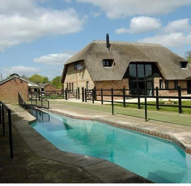 Straight equine swimming pool